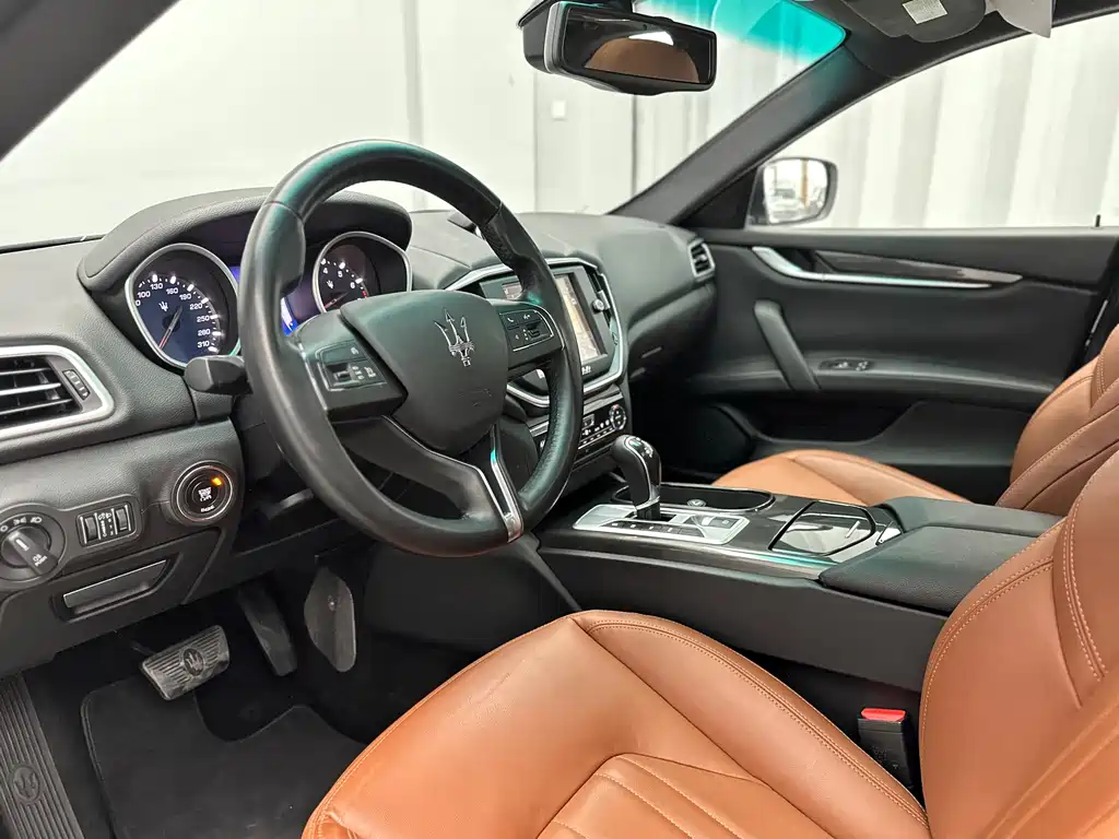 Maserati Ghibli 2015 — фото 19