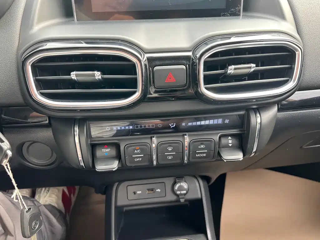 Dongfeng Fengshen AX4 2018 — фото 9