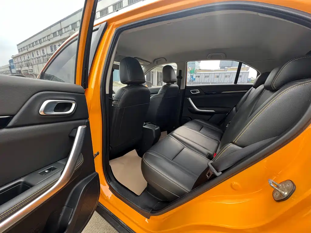 Dongfeng Fengshen AX4 2018 — фото 11