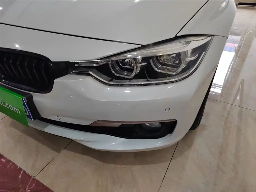 BMW 3 Series 2019 — фото 24