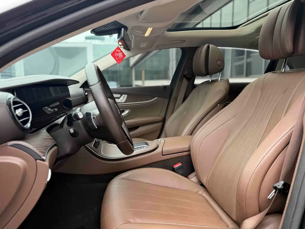 Mercedes-Benz E-Class 2023 — фото 4