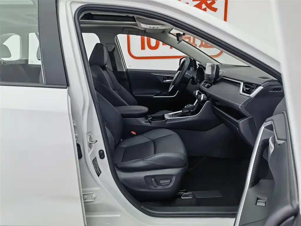 Toyota Wildlander 2023 — фото 23