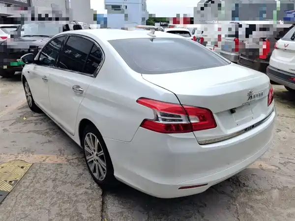 Peugeot 408 2015