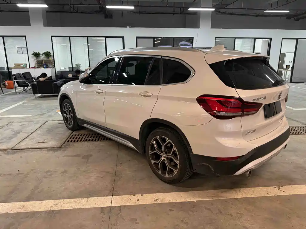 BMW X1 2022 — фото 6