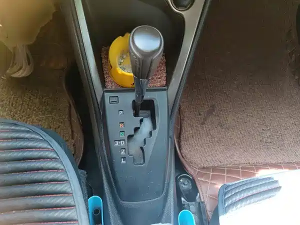 Toyota Yaris L 2015