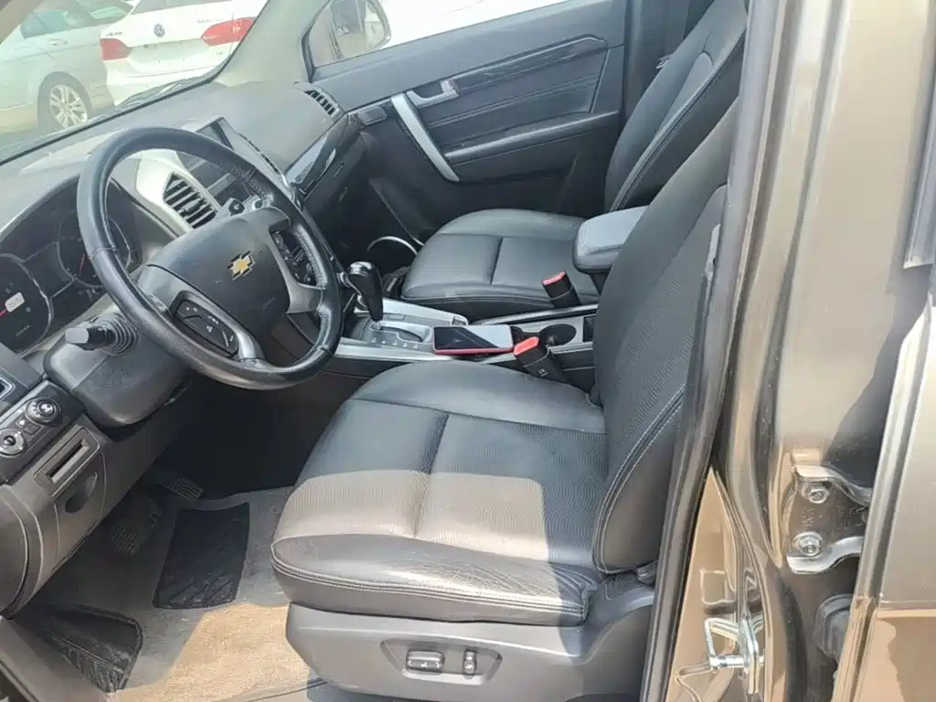 Chevrolet Captiva 2016 — фото 15