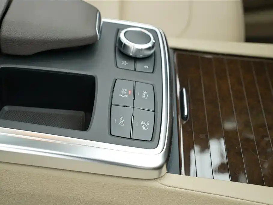 Mercedes-Benz M-Class 2015 — фото 24