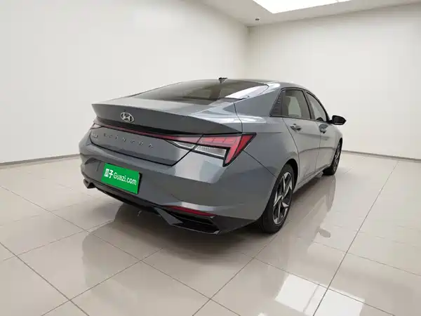 Hyundai Elantra 2022
