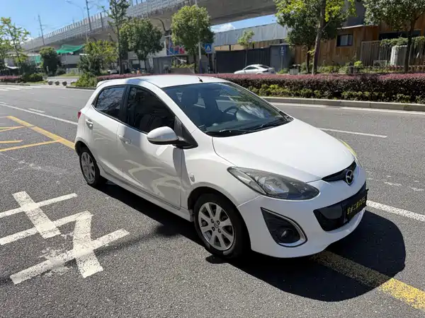 Mazda 2 2014