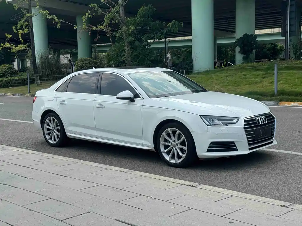 Audi A4L 2017 — фото 12