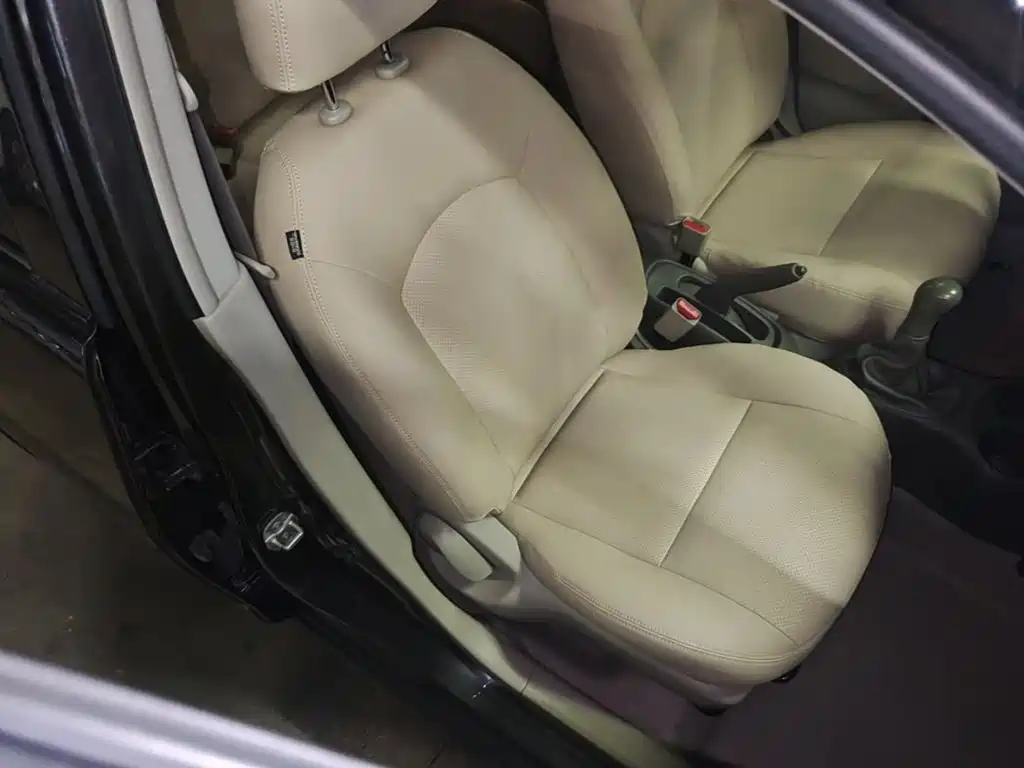 Nissan Sunny 2016 — фото 25