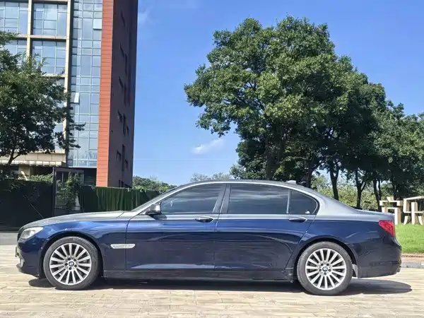 BMW 7 Series 2010
