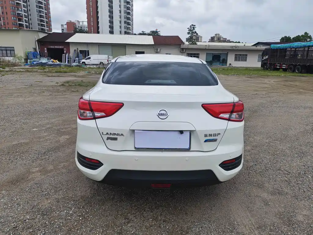 Nissan Bluebird 2017 — фото 15