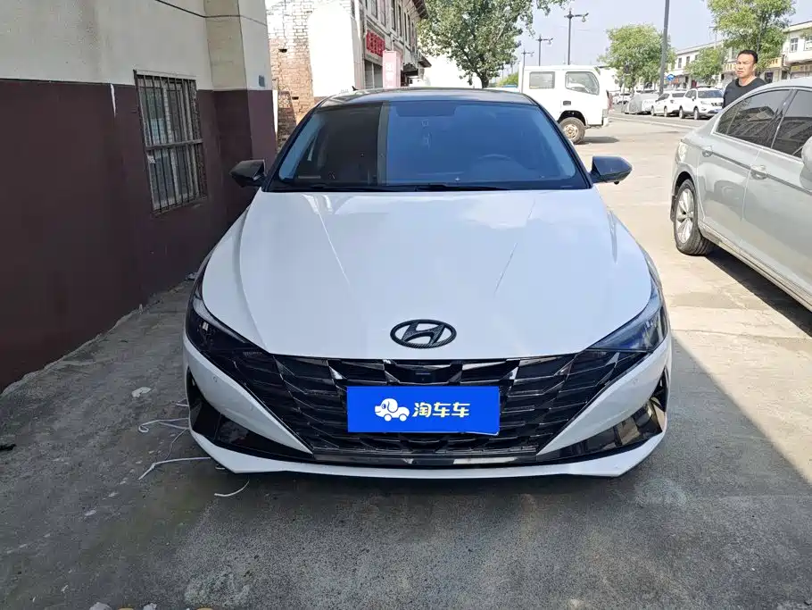 Hyundai Elantra 2023 — фото 2
