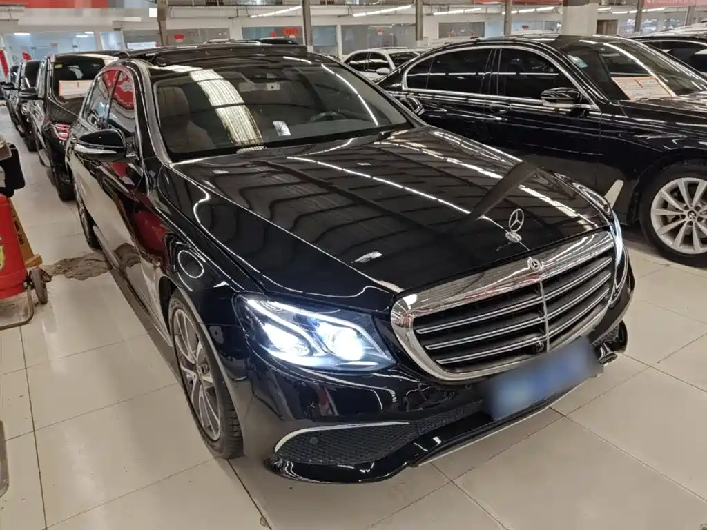 Mercedes-Benz E-Class 2019 — фото 20
