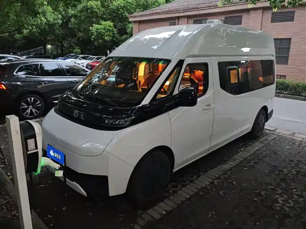 Farizon Super VAN 2025