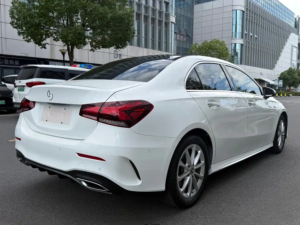 Mercedes-Benz A-Class 2022 — фото 17