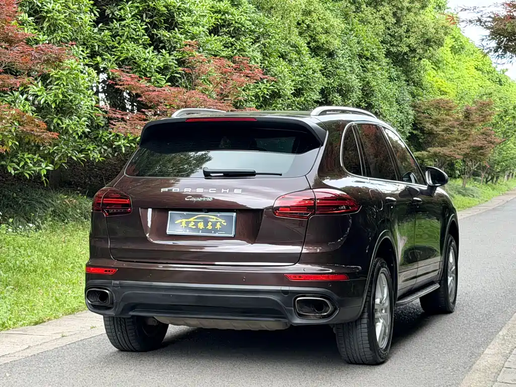 Porsche Cayenne 2016 — фото 16