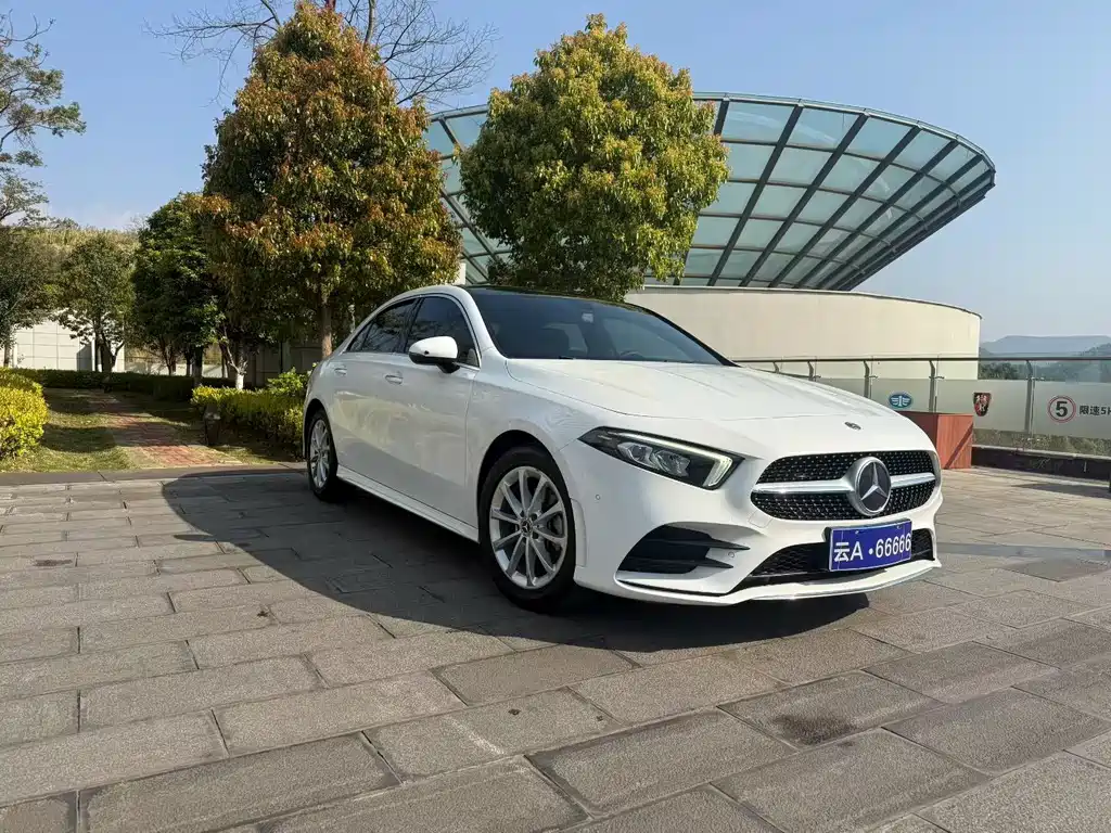 Mercedes-Benz A-Class 2019 — фото 3