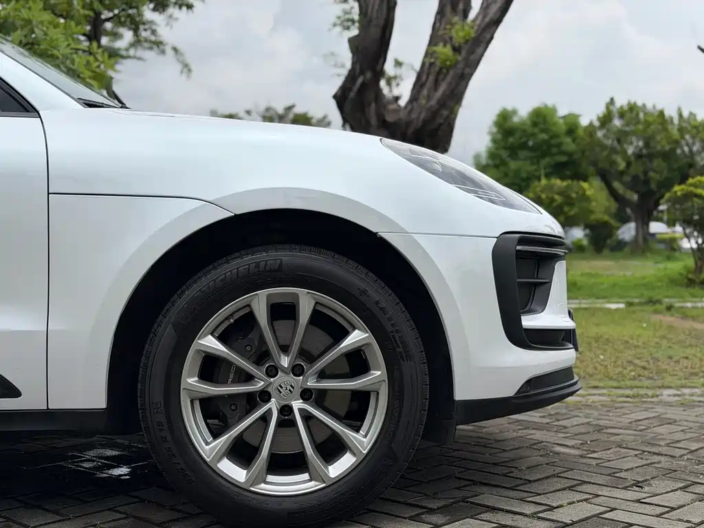 Porsche Macan 2023 — фото 10