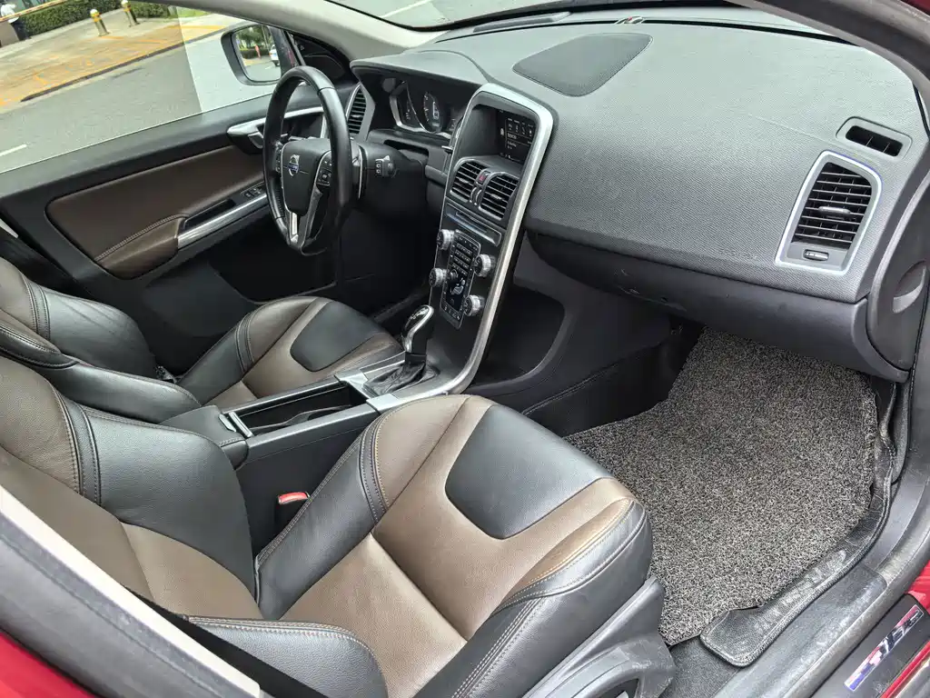 Volvo XC60 2015 — фото 10