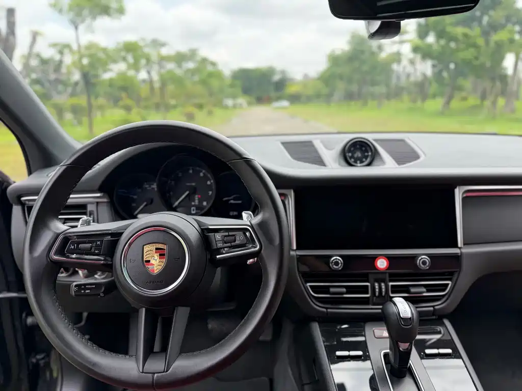 Porsche Macan 2023 — фото 16