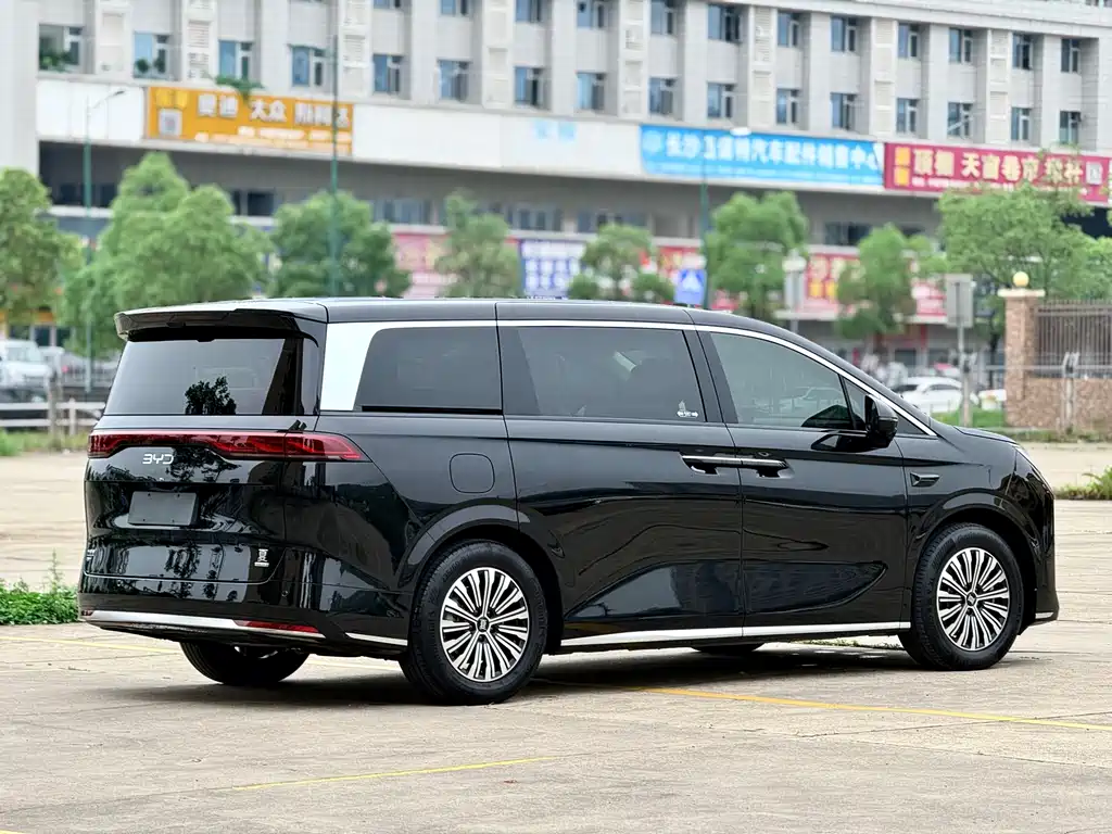 BYD Xia 2025 — фото 7