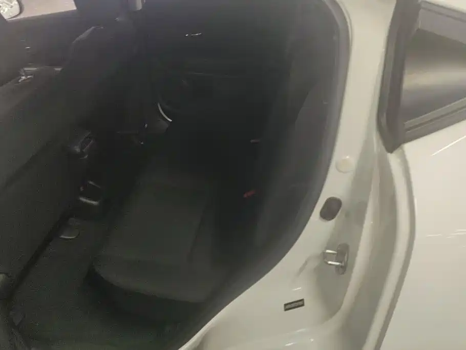 Honda Vezel 2015 — фото 11