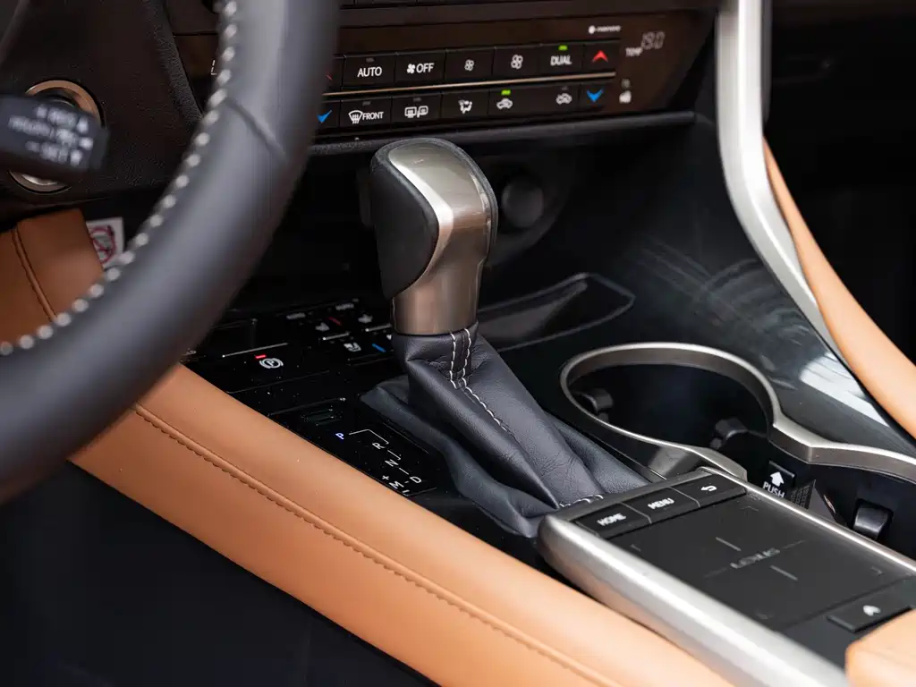 Lexus RX 2019 — фото 15
