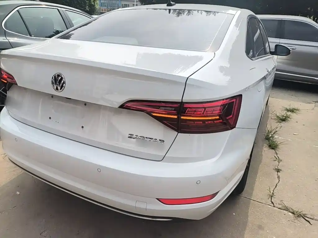 Volkswagen Sagitar 2021