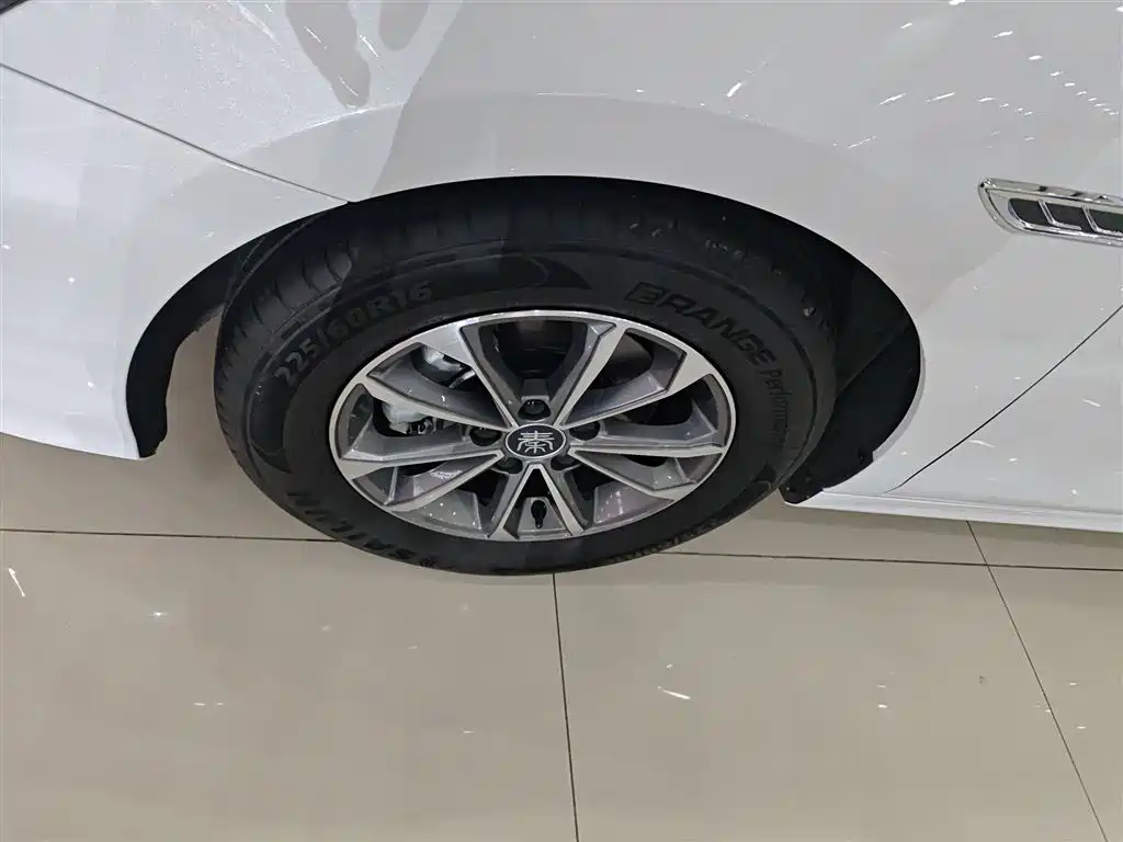 BYD Qin PLUS 2025 — фото 23