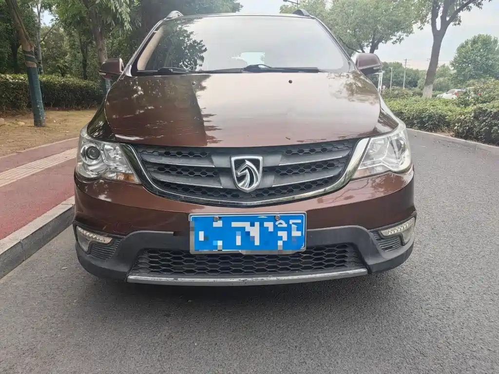 Baojun 730 2015
