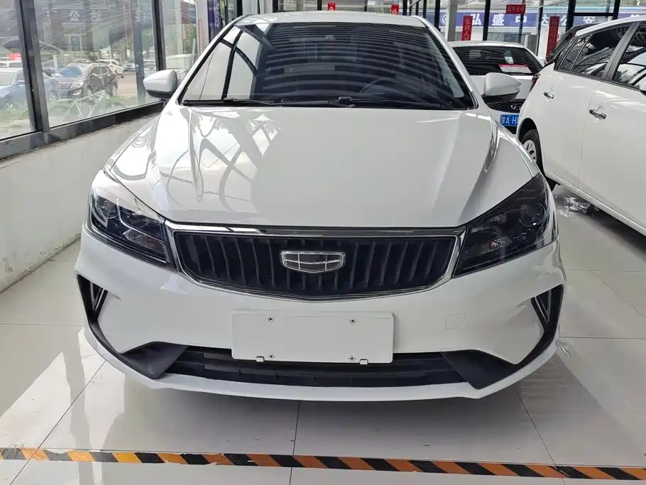 Geely Emgrand 2022