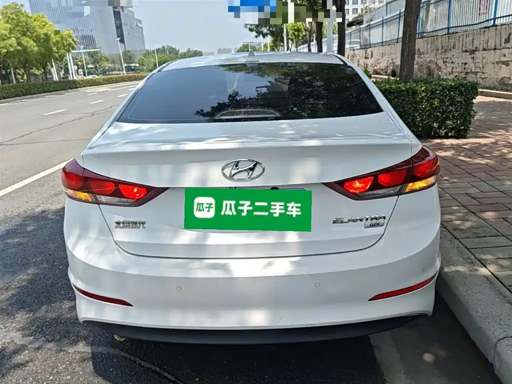 Hyundai Elantra 2016 — фото 6