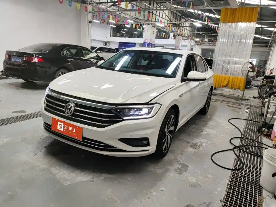 Volkswagen Sagitar 2022