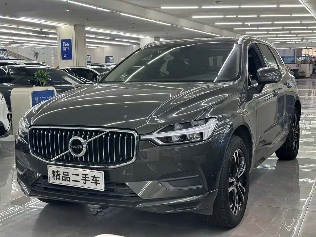 Volvo XC60 2018 — фото 1