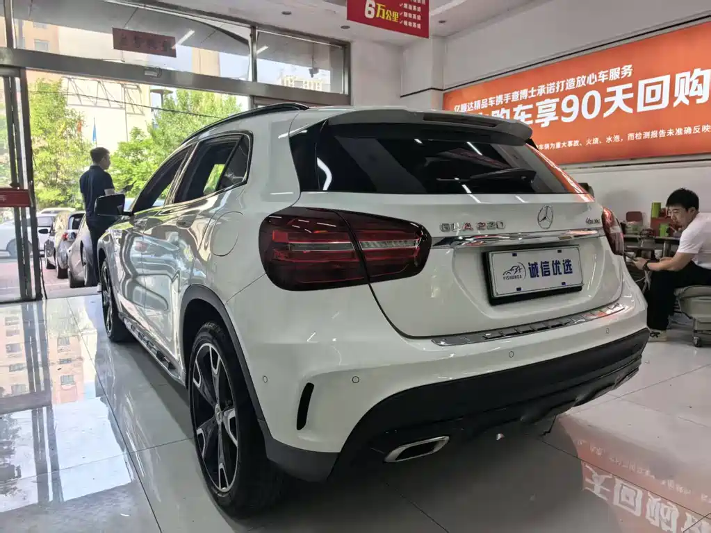 Mercedes-Benz GLA 2018 — фото 11