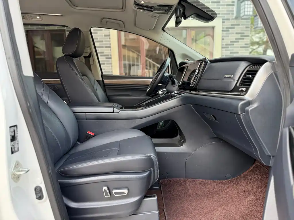 GAC Motor Trumpchi M8 2022 — фото 10