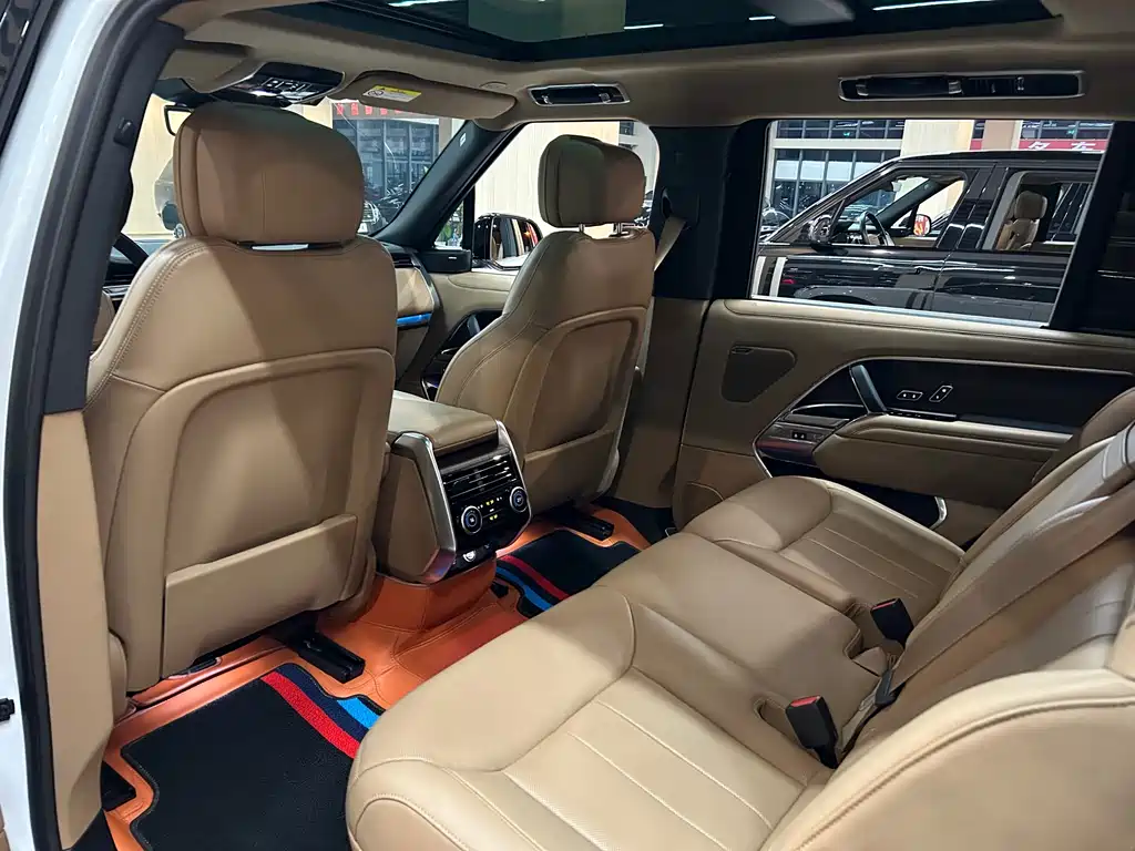 Land Rover Range Rover 2023 — фото 25