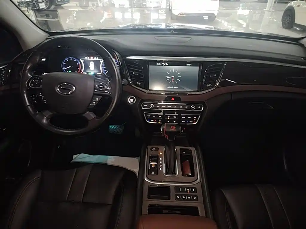 GAC Motor Trumpchi GS8 2017 — фото 10