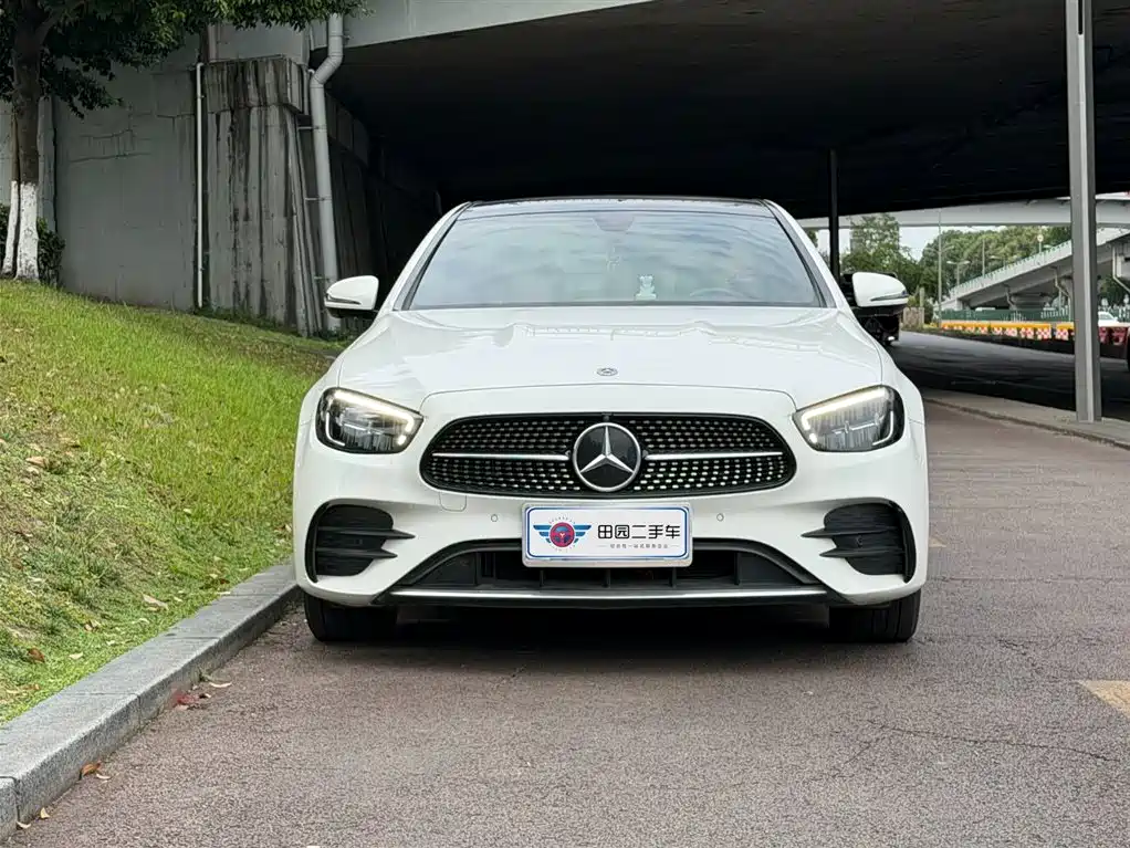 Mercedes-Benz E-Class 2022