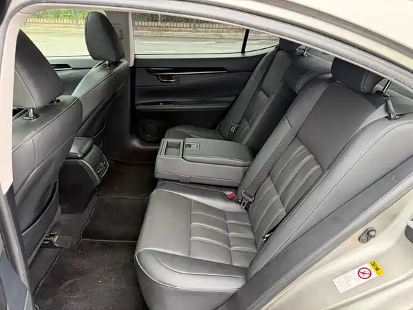 Lexus ES 2017