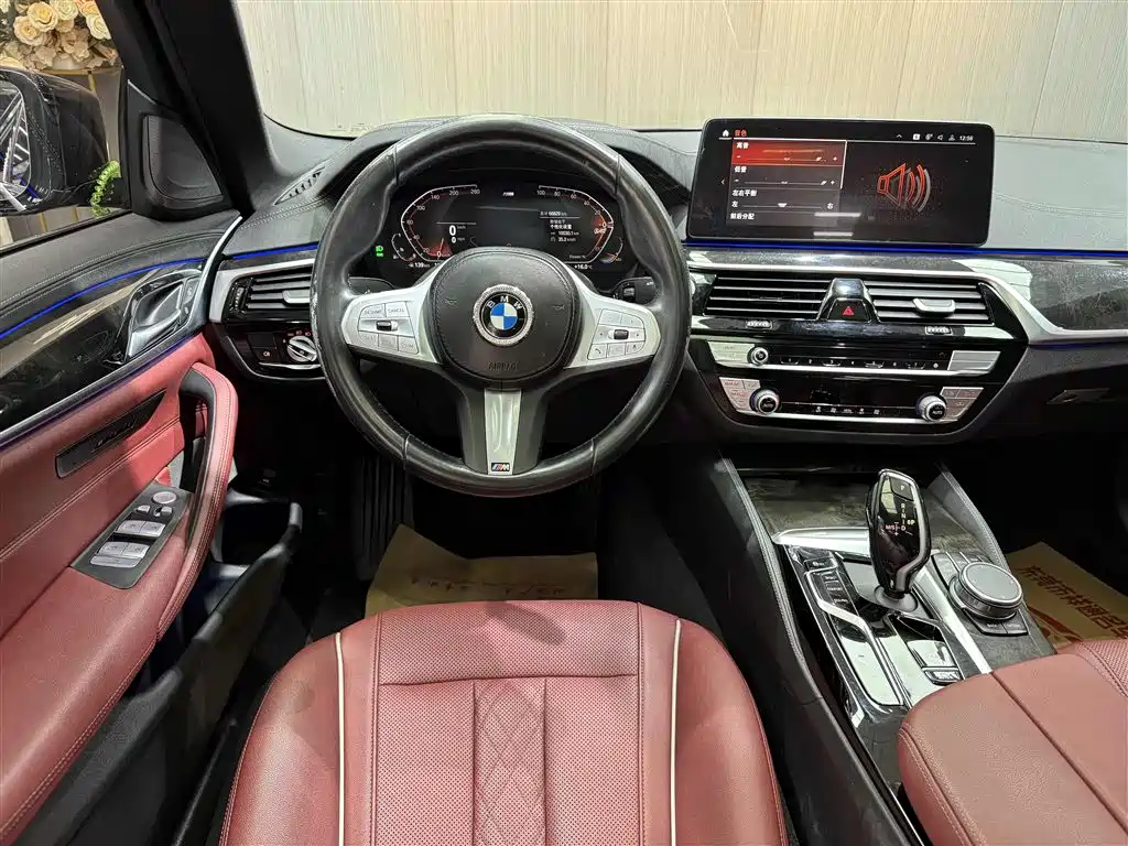 BMW 5 Series 2023 — фото 19