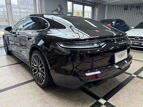 Porsche Panamera 2022