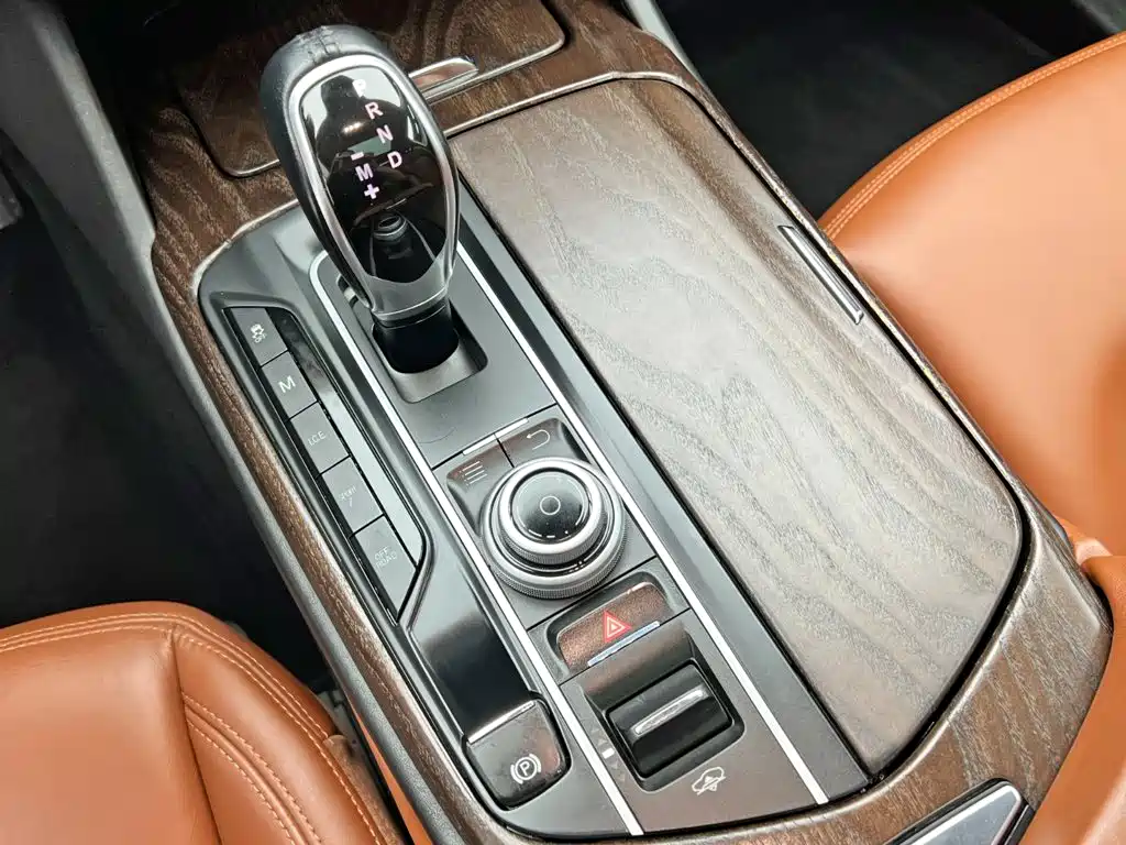 Maserati Levante 2018 — фото 20