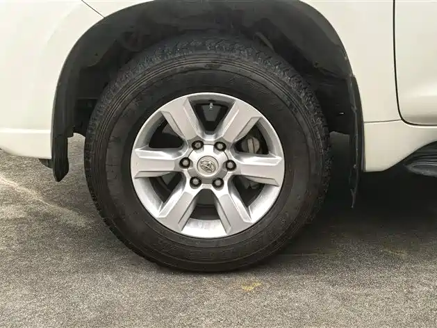 Toyota Prado 2015 — фото 10