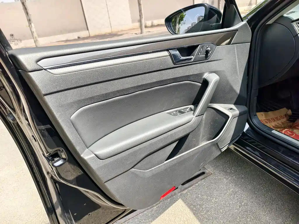 Volkswagen Passat 2016 — фото 14