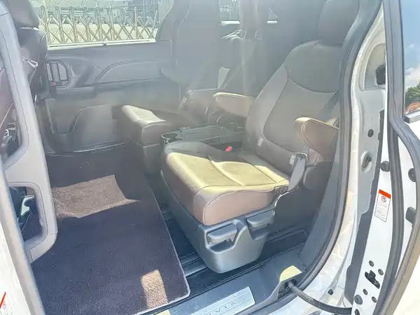 Toyota Granvia 2025
