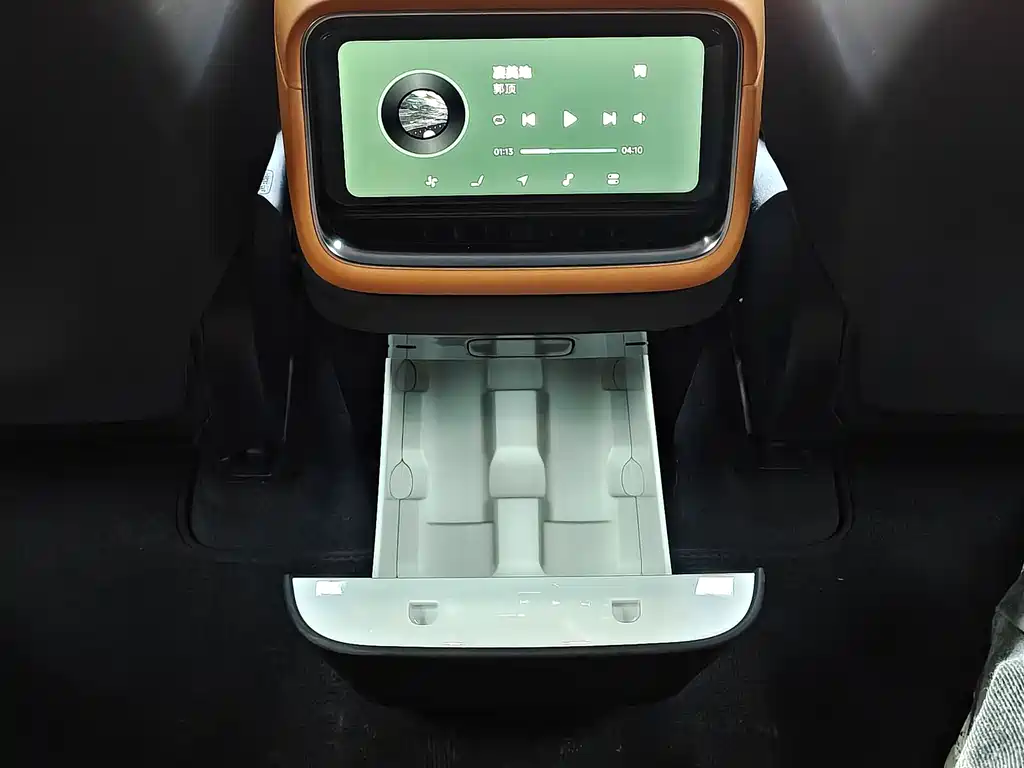 Xiaomi YU7 2025 — фото 9