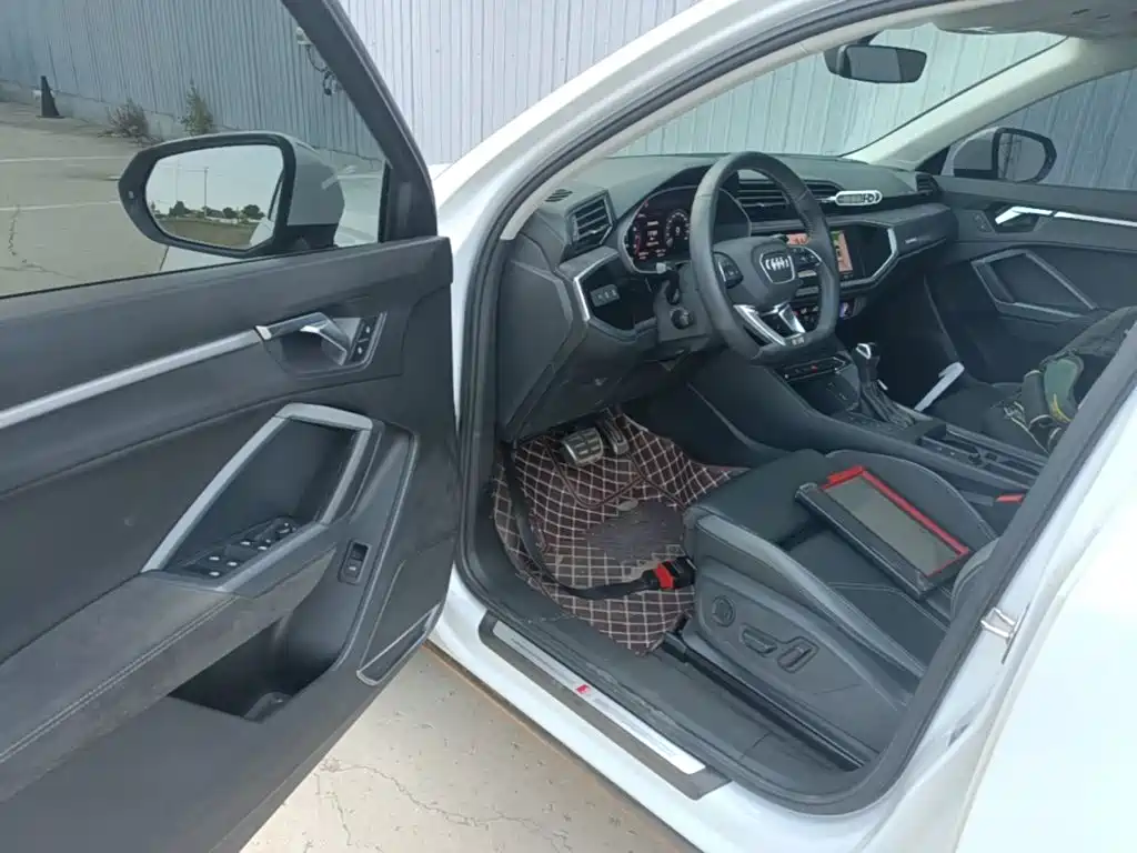 Audi Q3 Sportback 2021 — фото 16